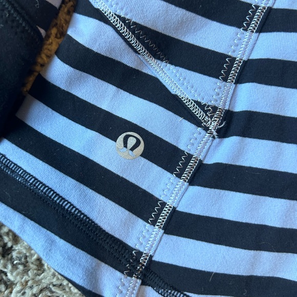 Lululemon Athletica Forme Jacket Sea Stripe Polar Haze Black Size 8 - Picture 2 of 2
